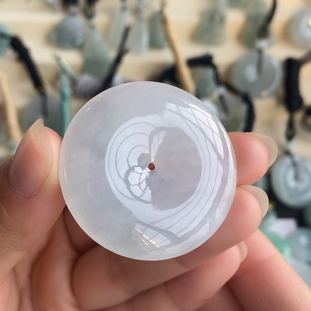 翡翠颈饰未镶嵌翡翠首饰