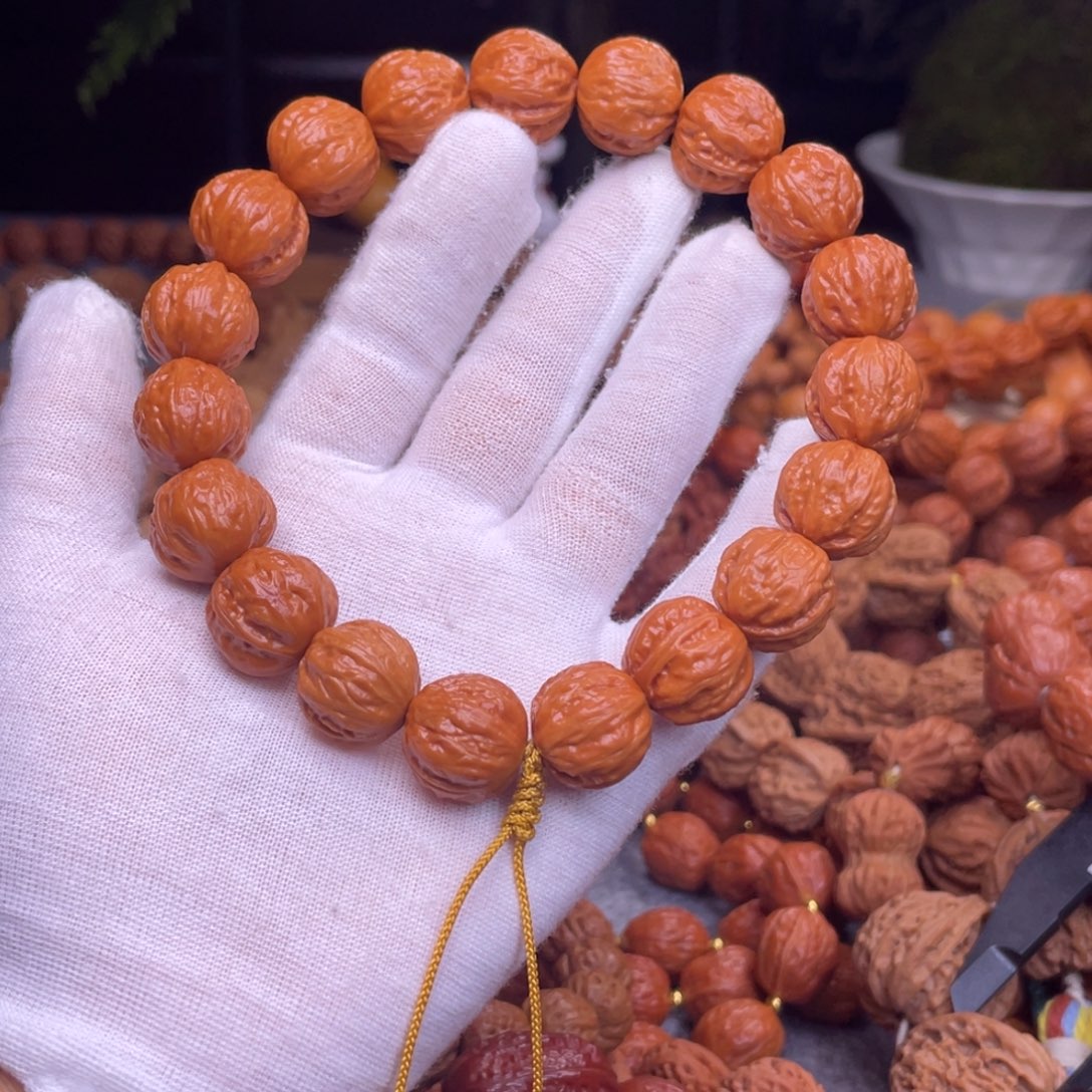 必***必文玩核桃吊坠秋子