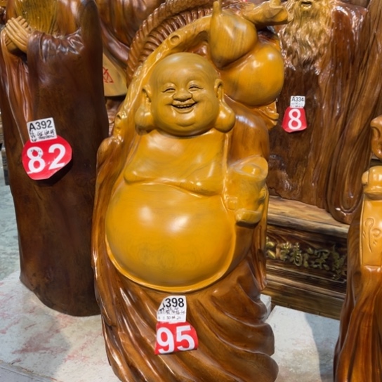 贵***荣香樟木雕刻人物摆件