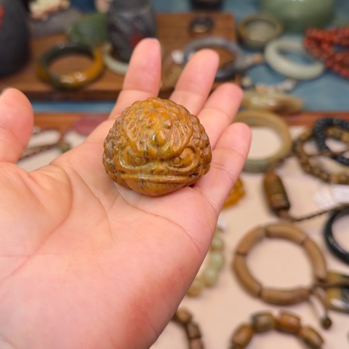 是***呀岫岩河磨玉（透闪石质玉）未镶嵌手链