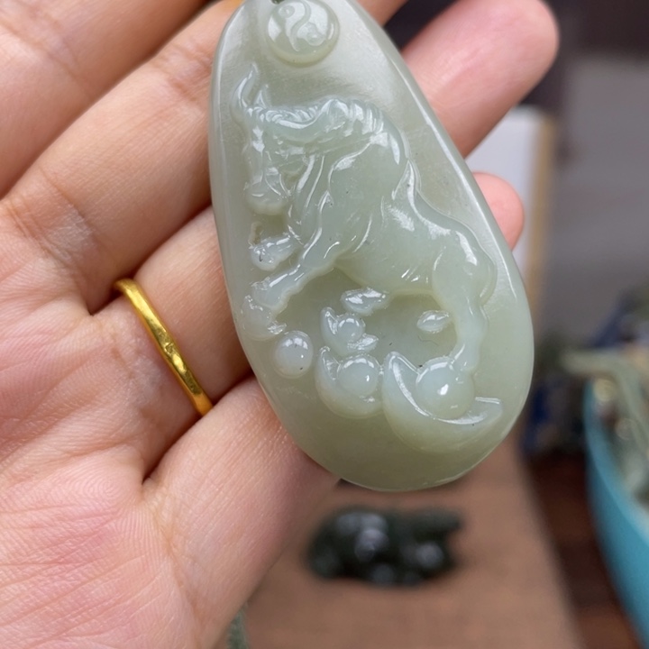 颈饰未镶嵌和田玉