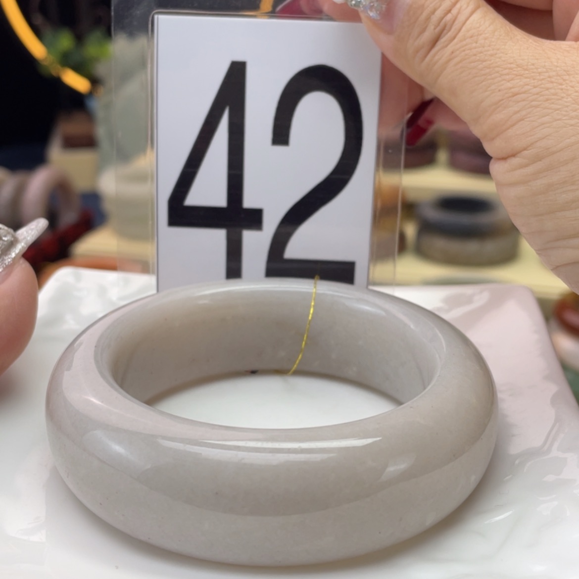 【闪购商品】石英质玉手镯未镶嵌