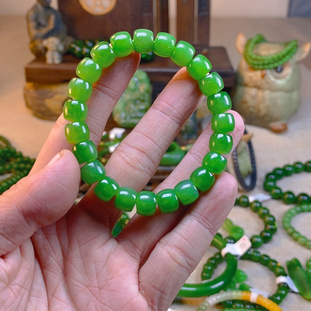 和田玉颈饰未镶嵌春**来