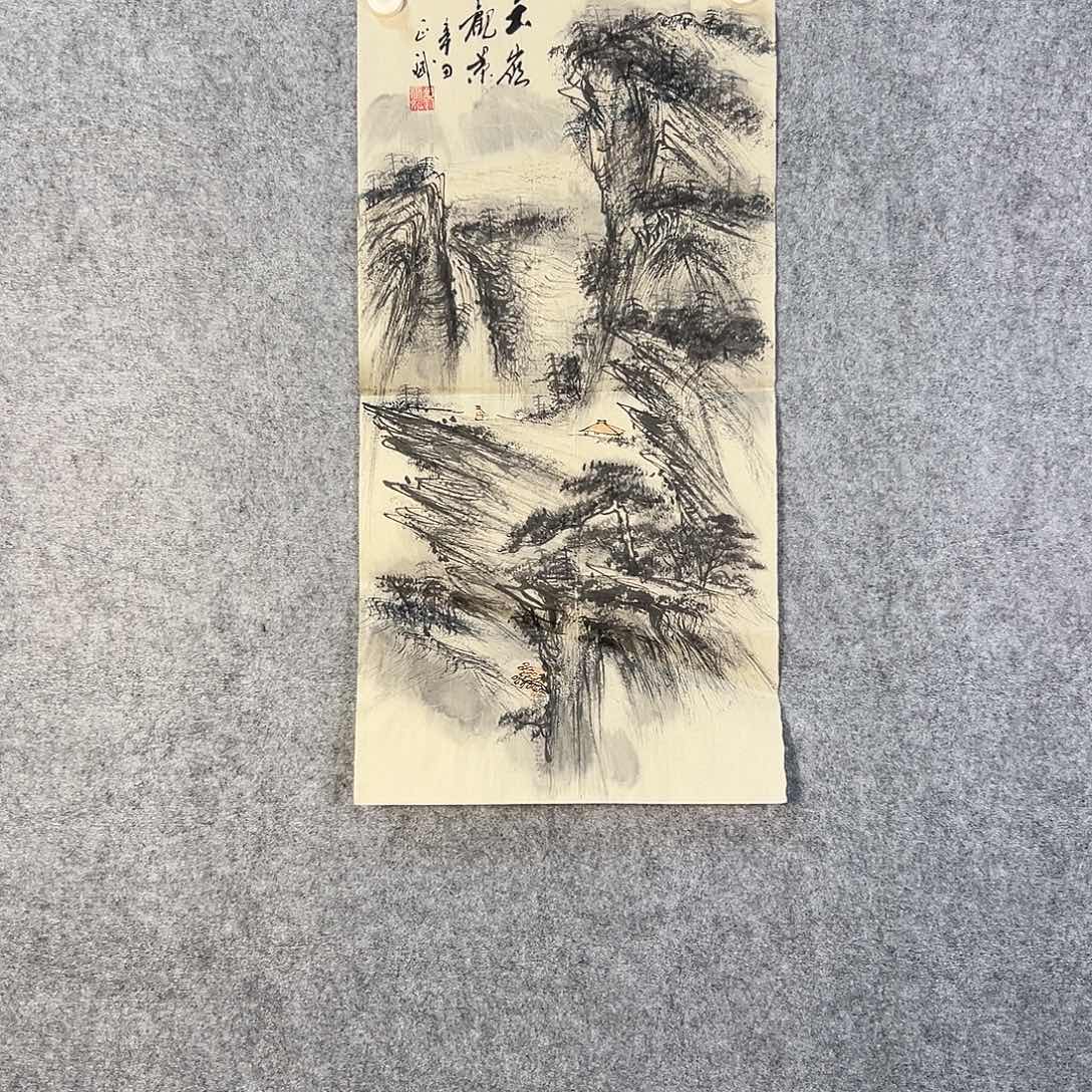 国画392 花鸟在树丛的中央是鸟