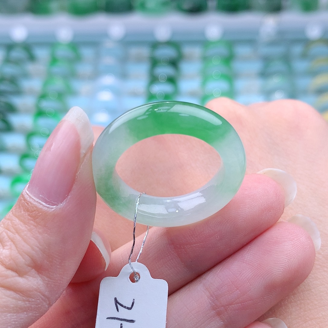 翡翠戒指未镶嵌缅甸翡翠A货