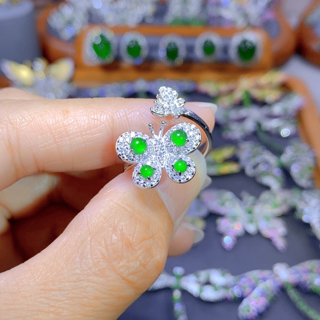 翡翠颈饰银S925镶嵌天然翡翠