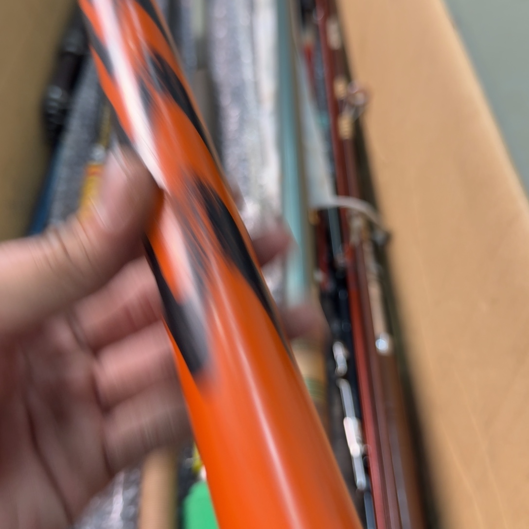 国***信钓鱼竿孤品微瑕疵