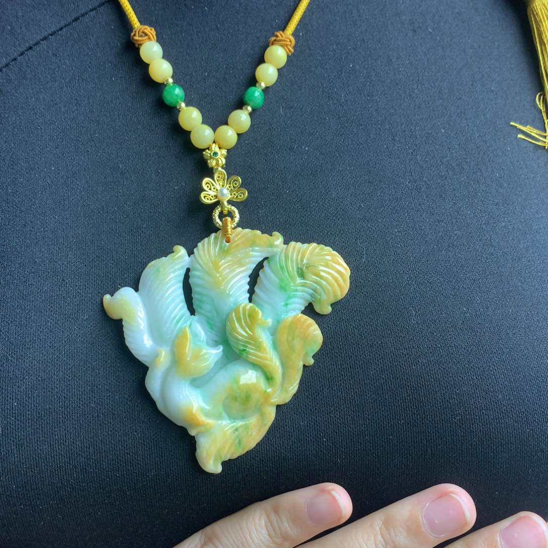 翡翠颈饰未镶嵌翡翠