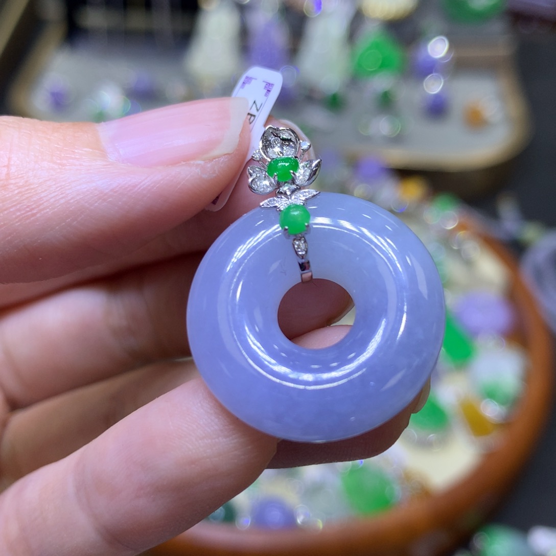 翡翠颈饰18K金镶嵌翡翠吊坠项链