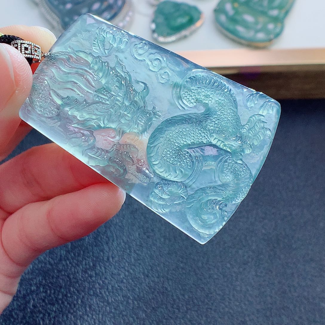 翡翠颈饰18K金镶嵌翡翠