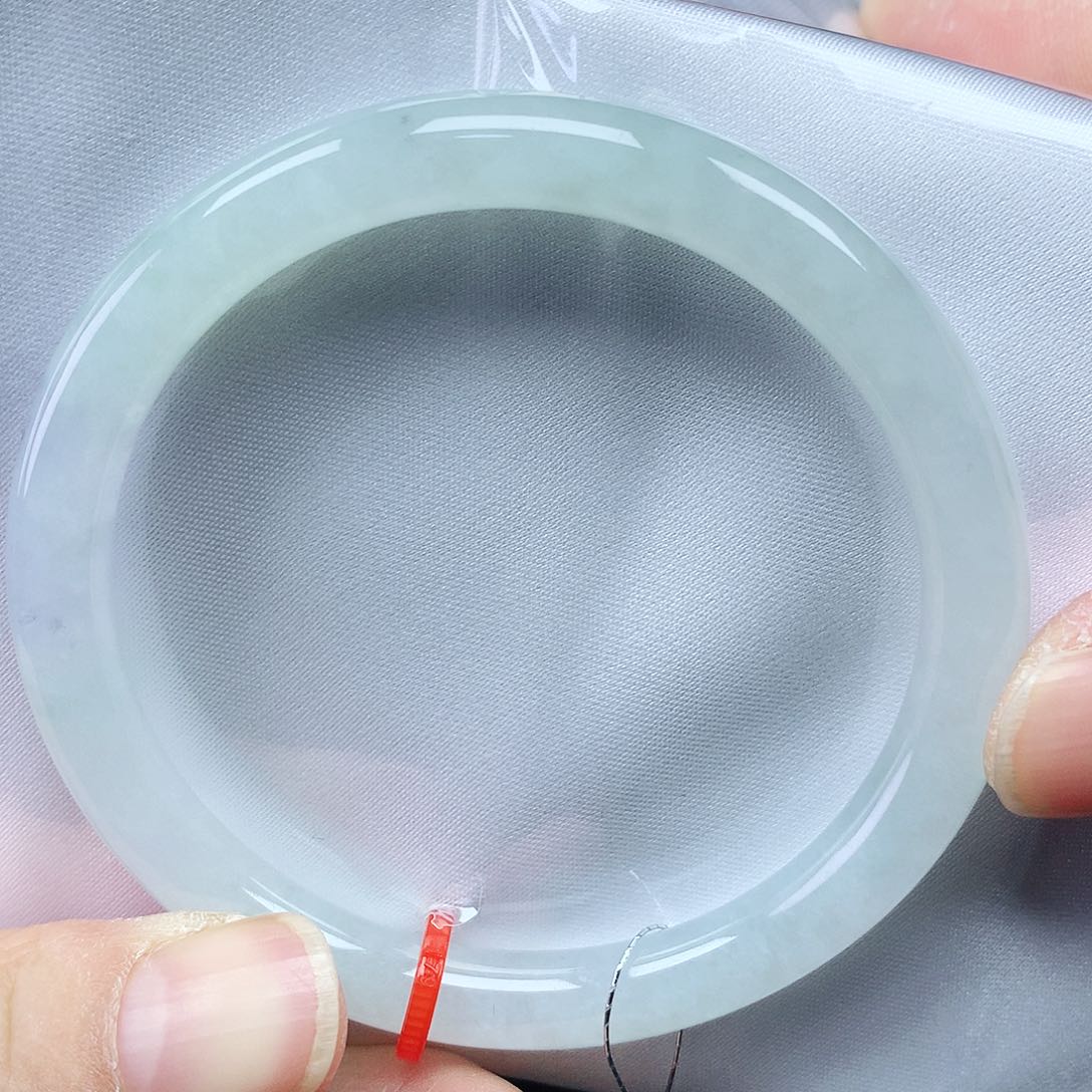 翡翠手镯未镶嵌54圈