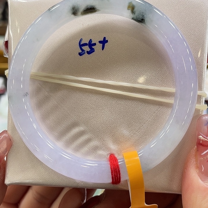 翡翠手镯未镶嵌翡翠手镯