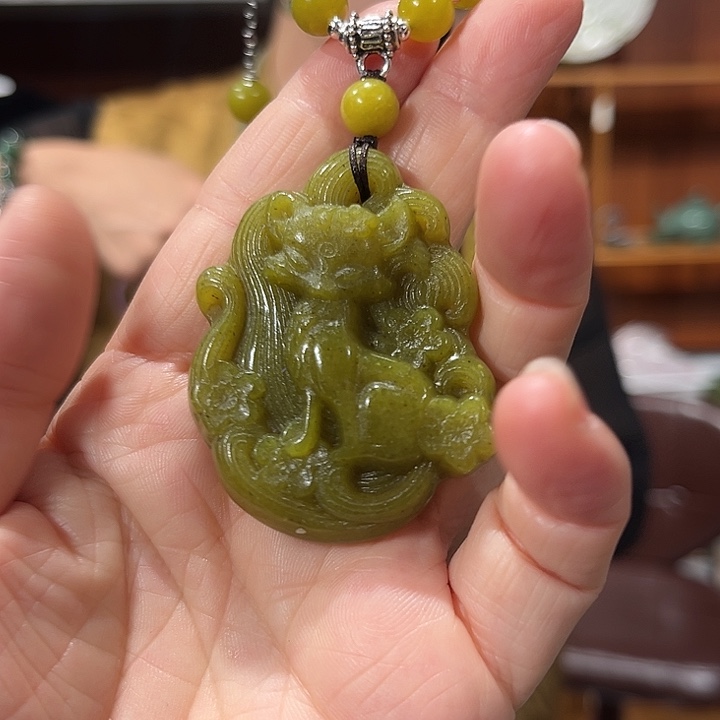 颈饰未镶嵌和田玉