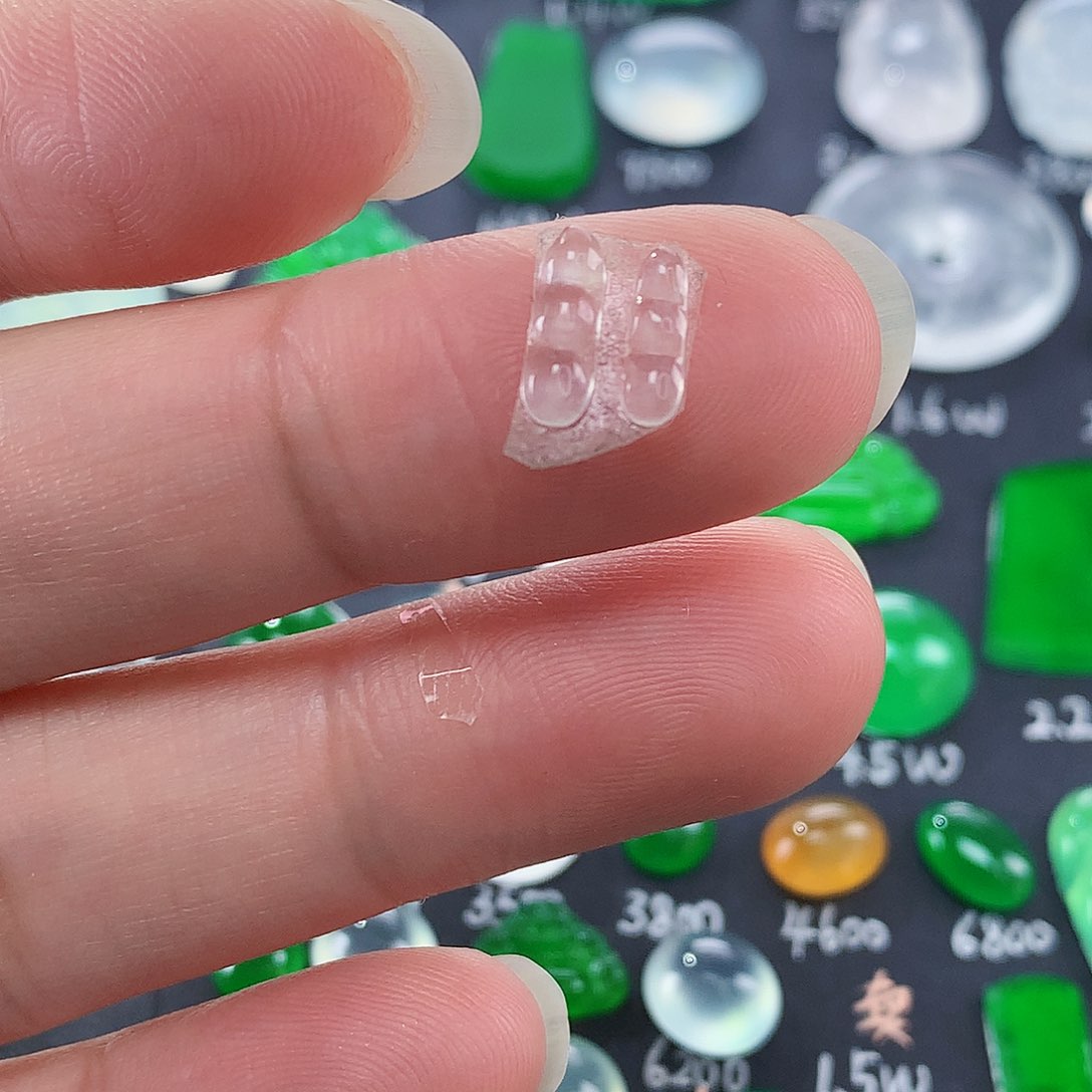 翡翠颈饰未镶嵌天然翡翠高冰豆子