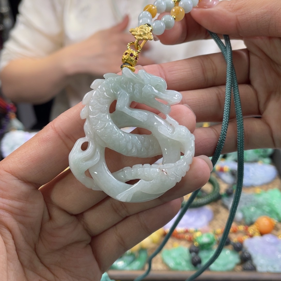 翡翠颈饰未镶嵌代编织