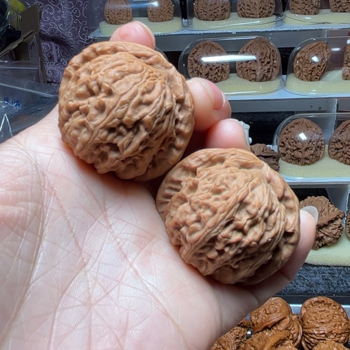 ¿***€把件文玩核桃白狮子42