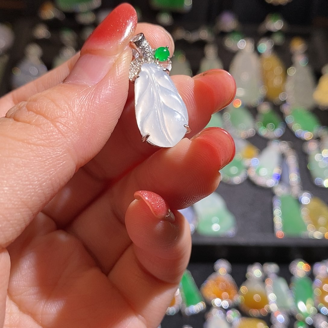 颈饰银S925镶嵌翡翠天然翡翠