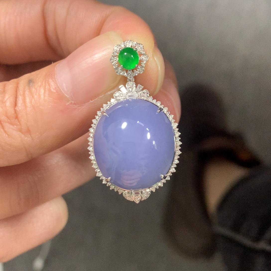 翡翠颈饰18K金镶嵌翡翠