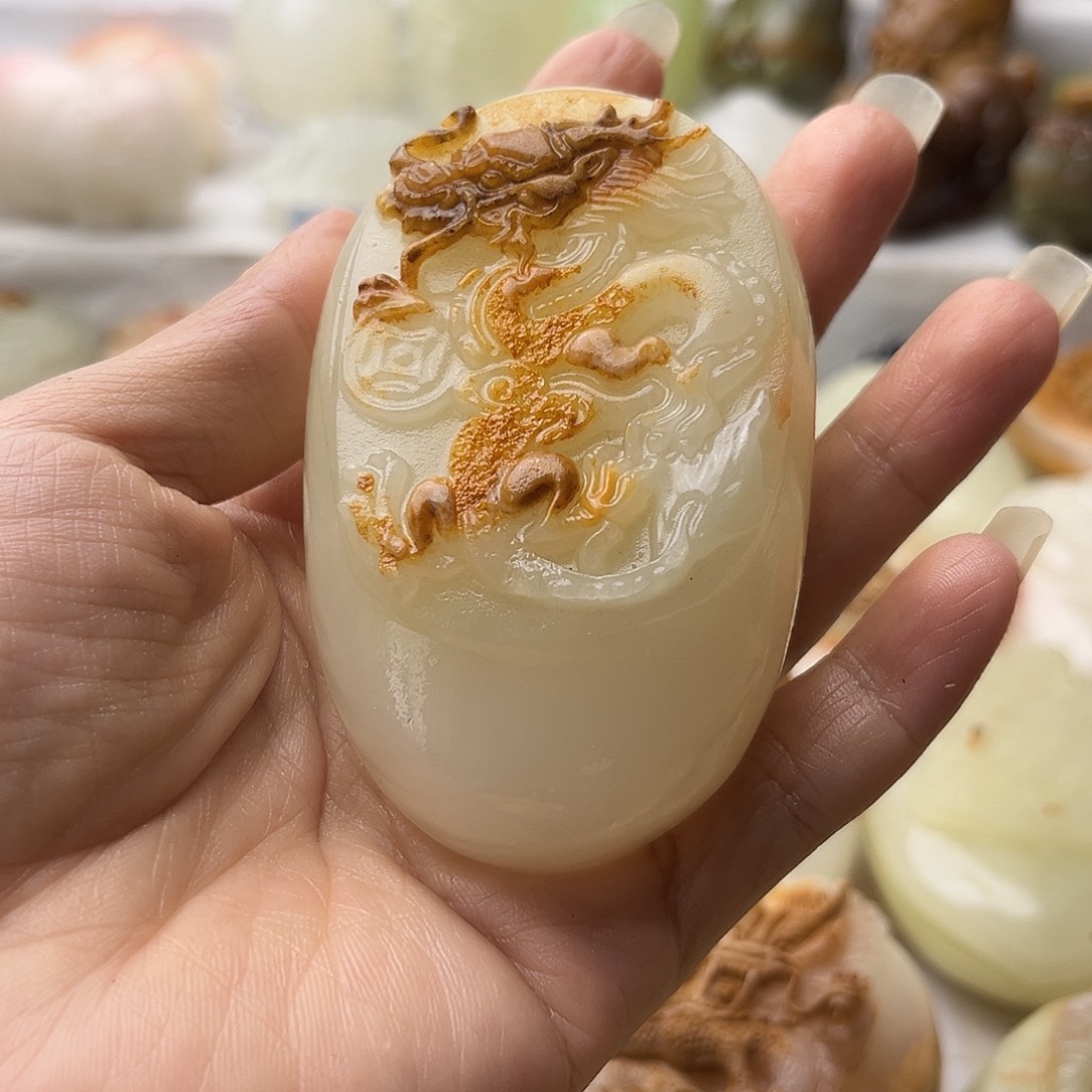 石材方解石手把件龙微瑕不退换