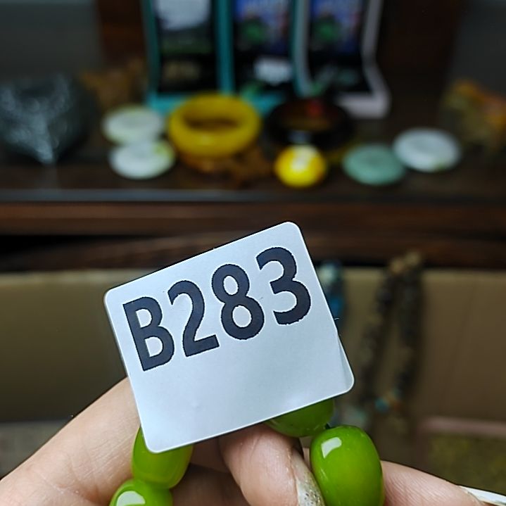 嫣****大叶紫檀（黑酸枝木类）