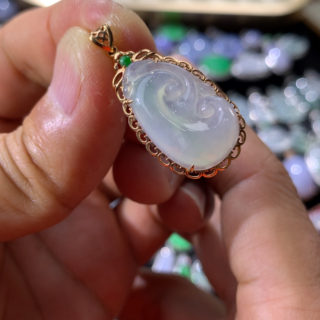 翡翠吊坠(不含链)18K金镶嵌