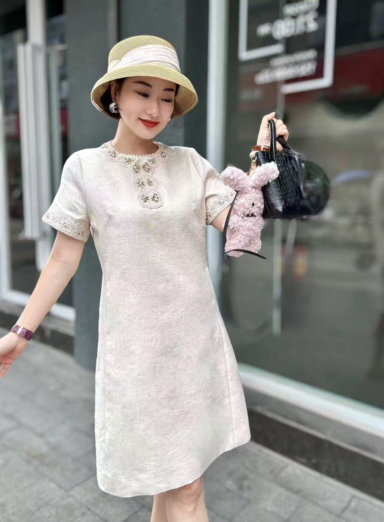 春夏新款法式宫廷风重工钉珠刺绣花边金丝麻A字连衣裙