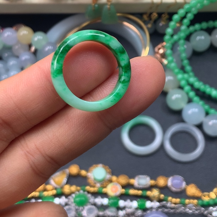 S***翡翠未镶嵌戒指戒圈