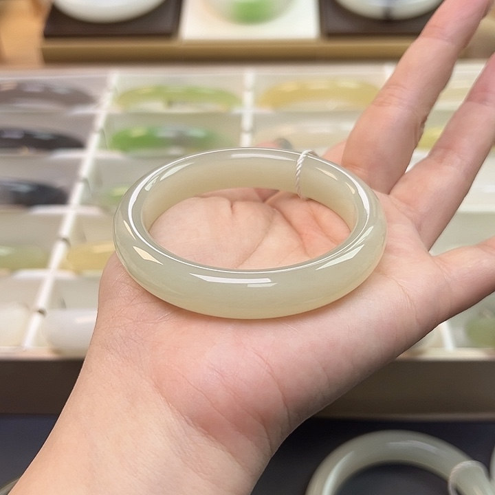 和田玉未镶嵌手镯无包容，晴水，冰润，捡漏