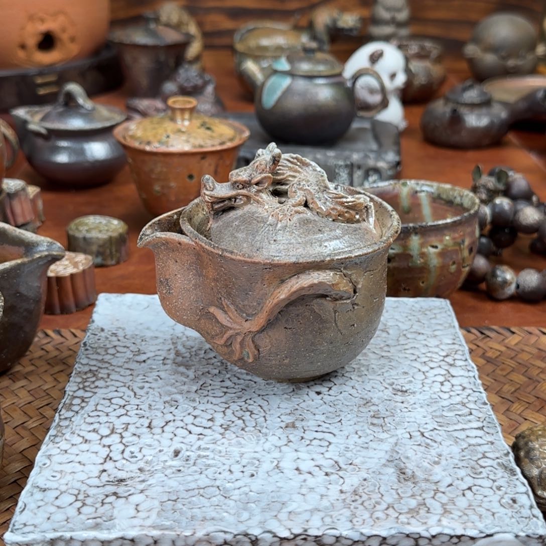 柴烧的器物龙宝瓶