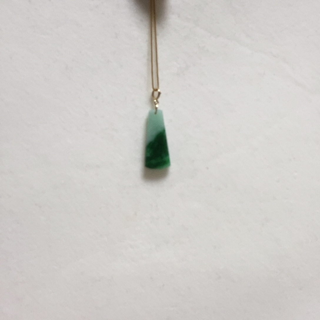 翡翠颈饰18K金镶嵌简单