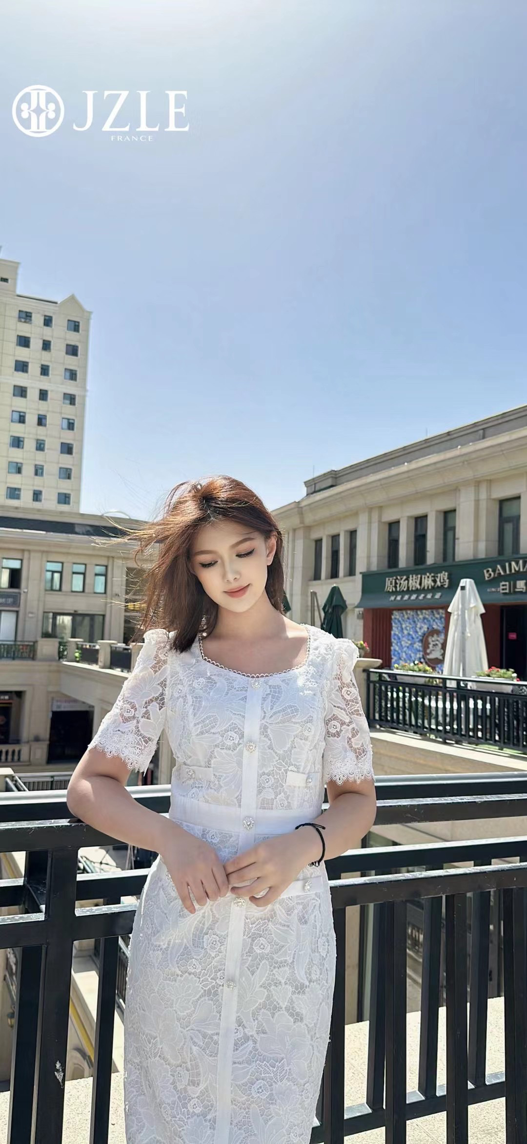 米白色水溶蕾丝方领短袖收腰法式复古女装连衣裙