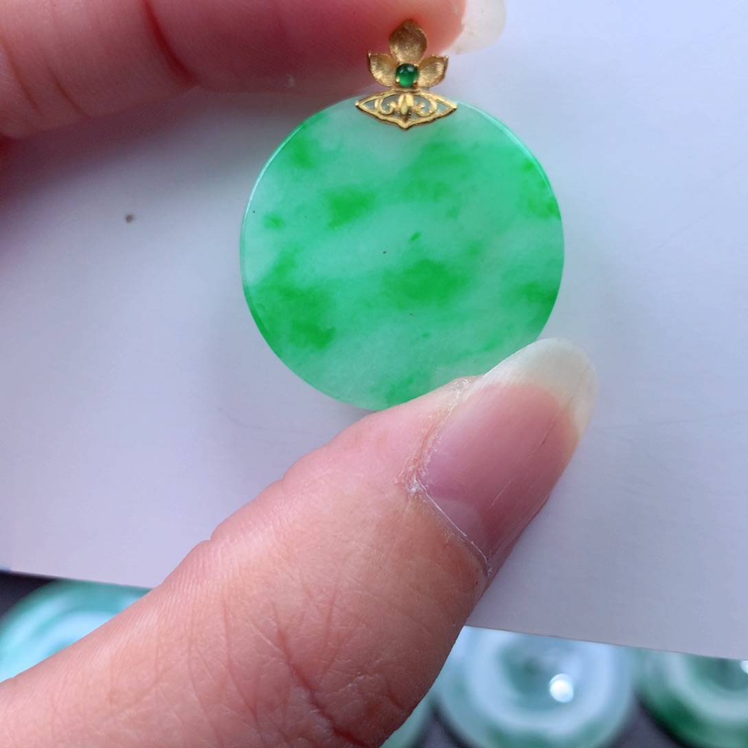 翡翠吊坠(不含链)18K金镶嵌
