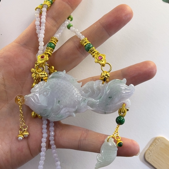 翡翠吊坠(赠链)未镶嵌代编织