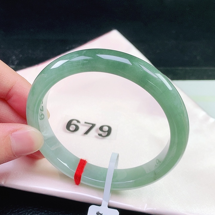 未镶嵌手镯翡翠679