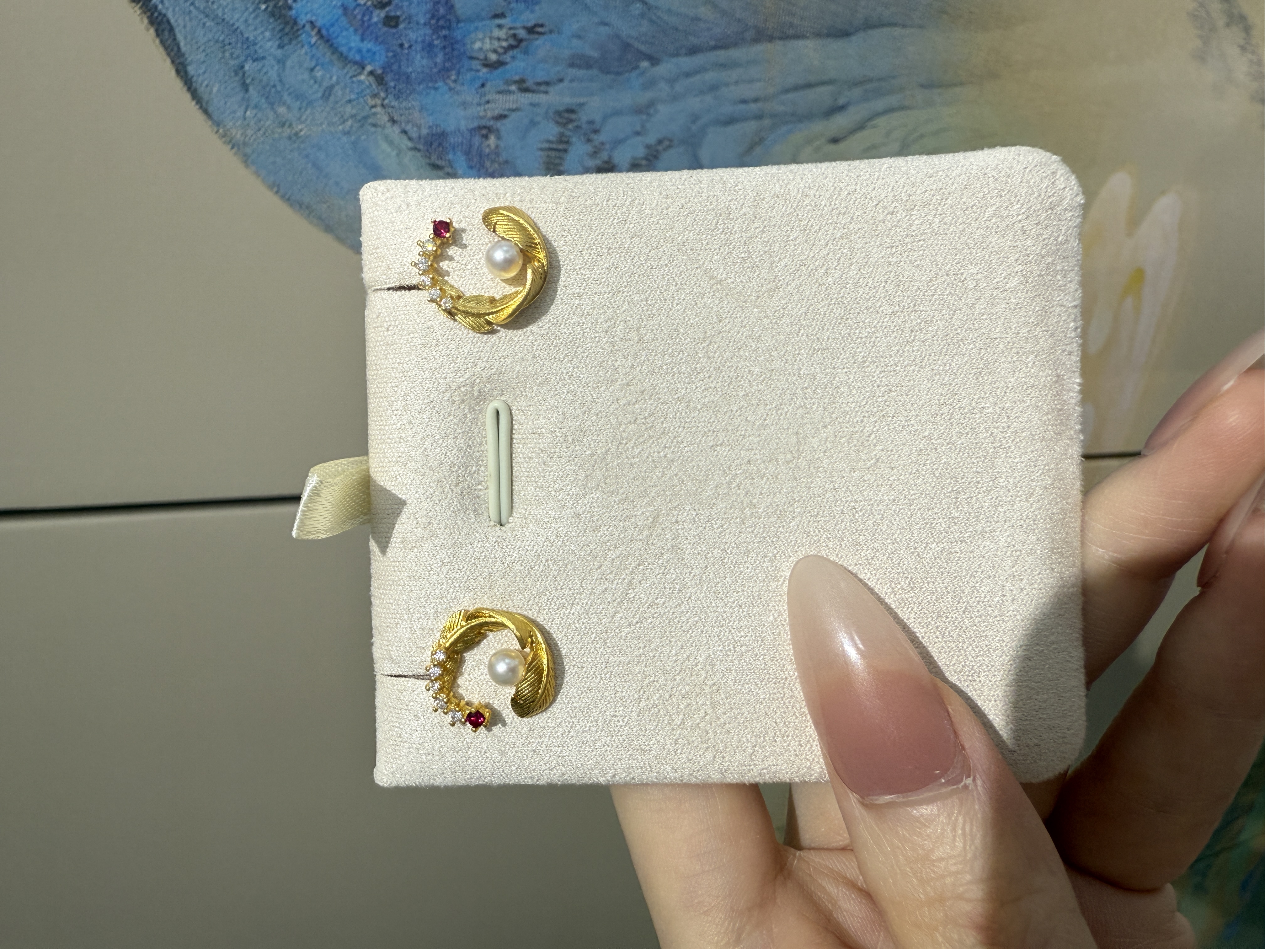 凤羽翼流光宝石足金耳钉