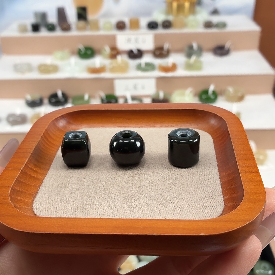 胖***珍和田玉未镶嵌戒指