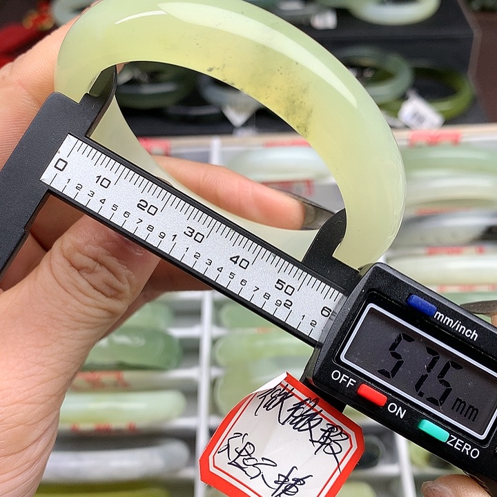 蛇纹石玉手镯未镶嵌789