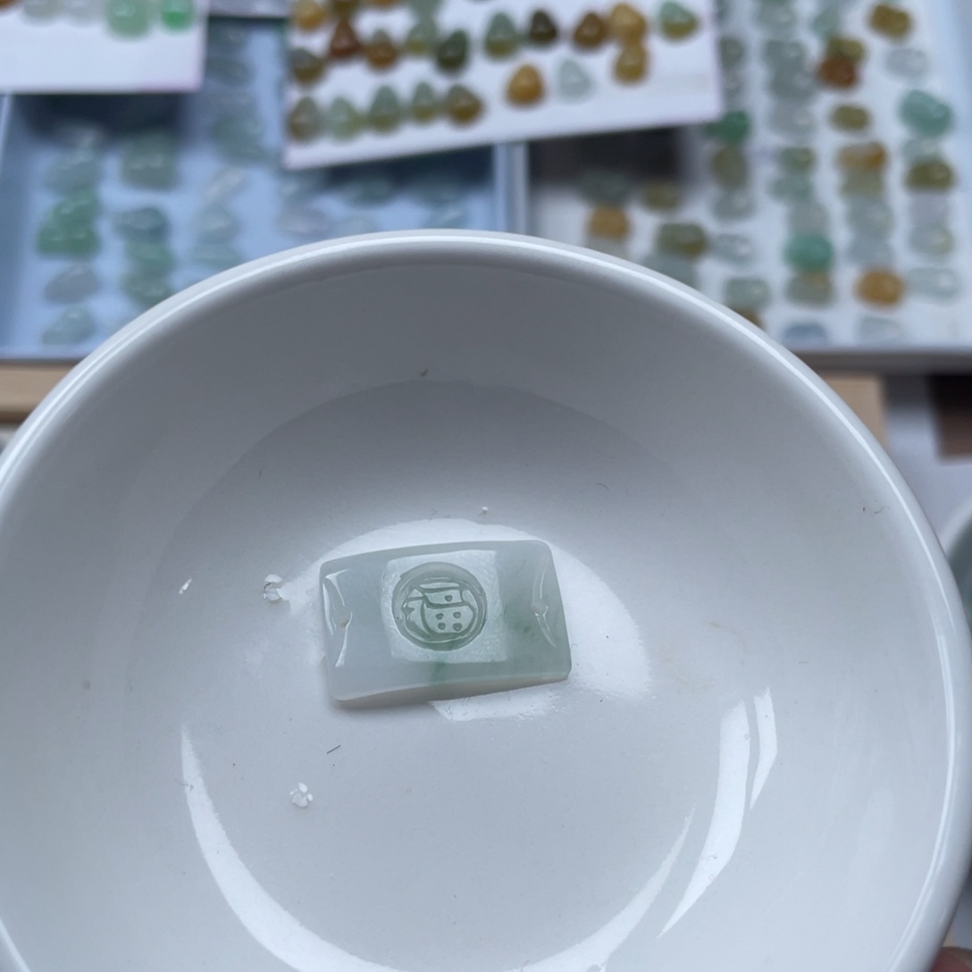 翡翠颈饰未镶嵌44455666