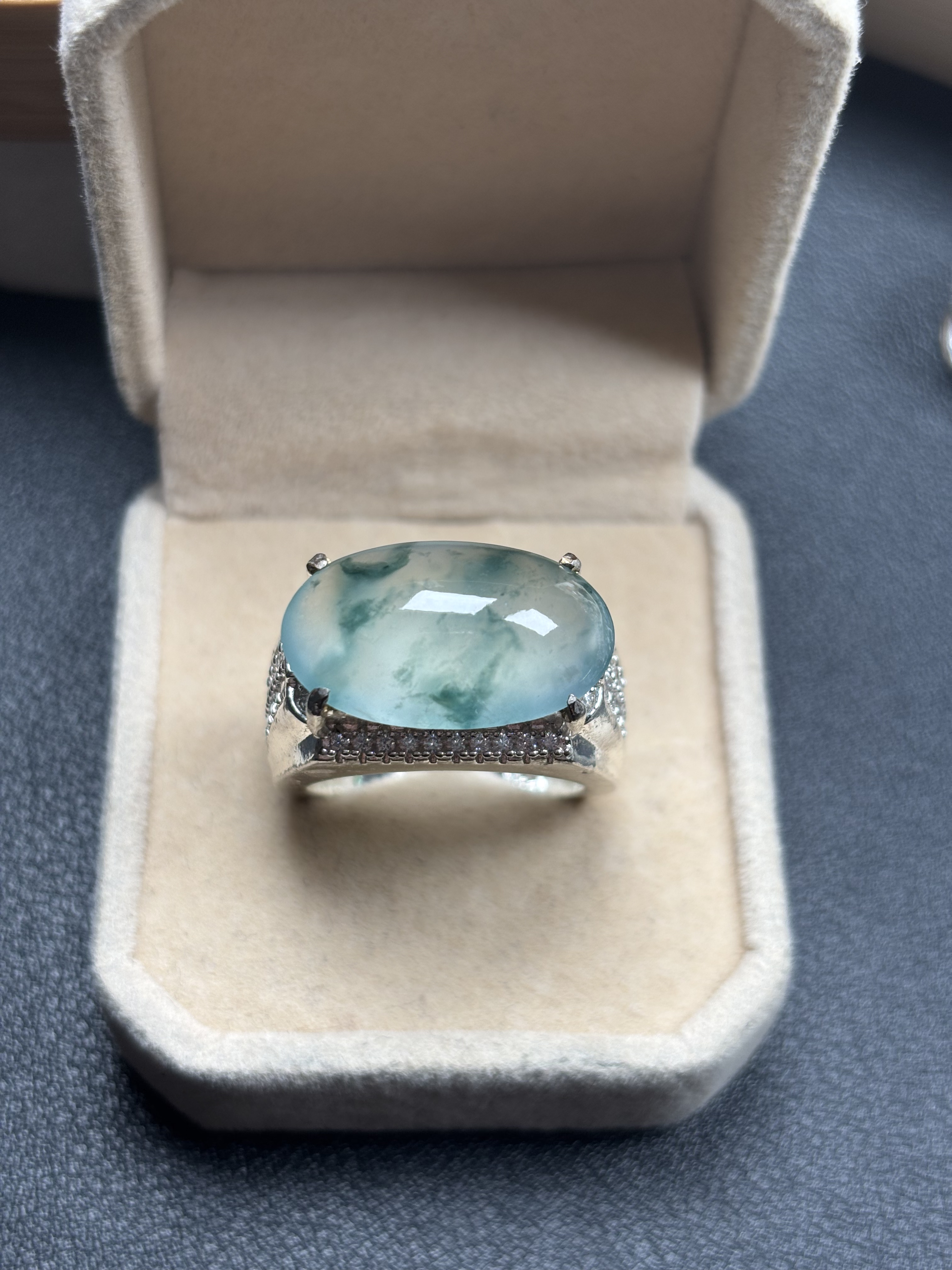 高冰飘蓝花马鞍戒指