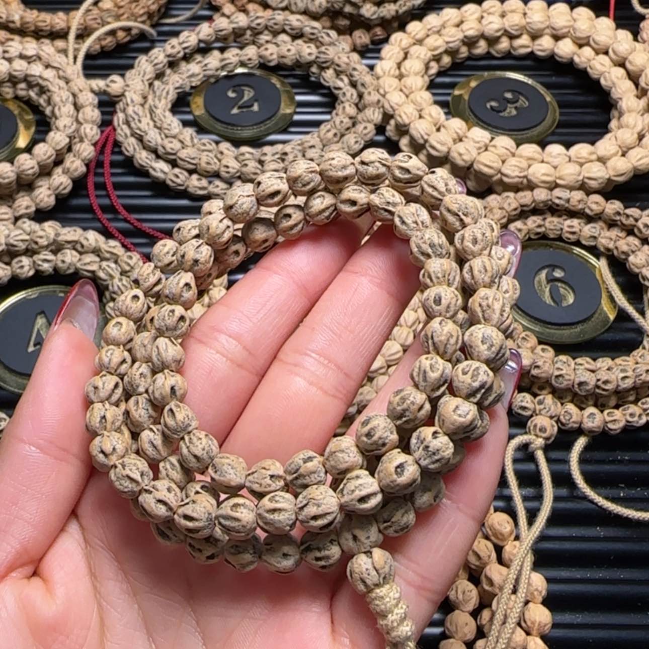 【闪购商品】柏香籽/百香籽吊坠猜****⋯