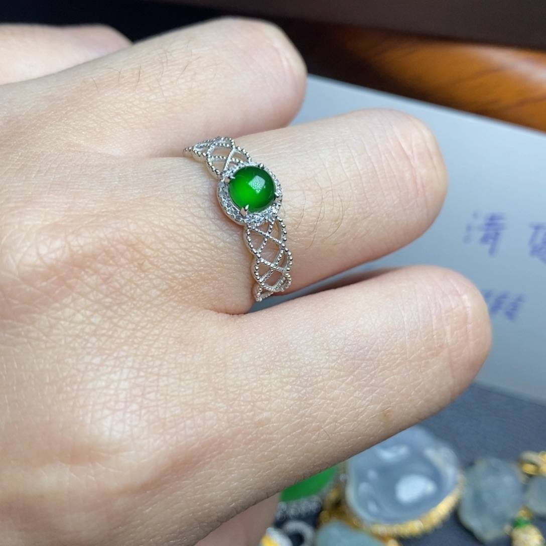 翡翠戒指18K金镶嵌18Ｋ金蛋面戒指不退不换