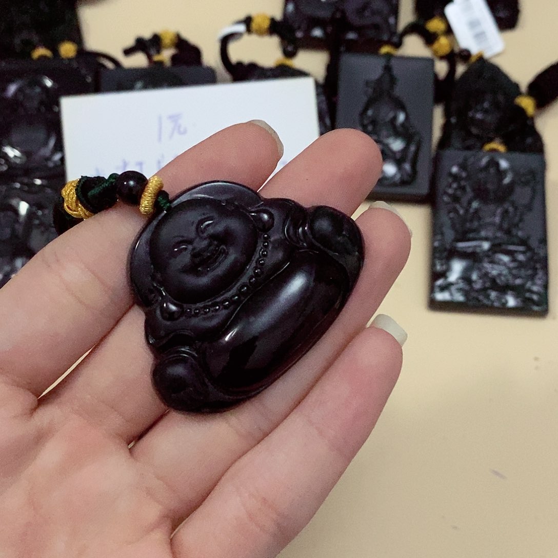 翡翠挂件未镶嵌翡翠