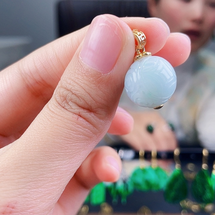 翡翠颈饰未镶嵌饰品