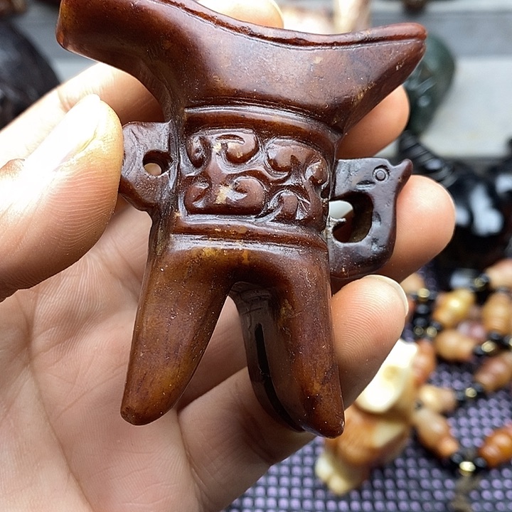 未镶嵌蛇纹石玉颈饰