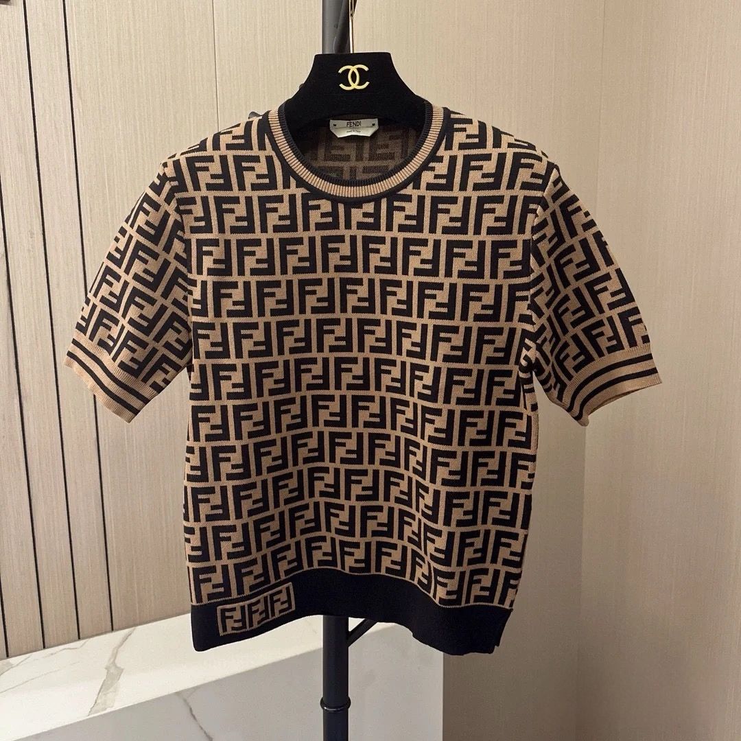 99新 FENDI/芬迪 双双臻选/vv01411/芬迪短袖/38码