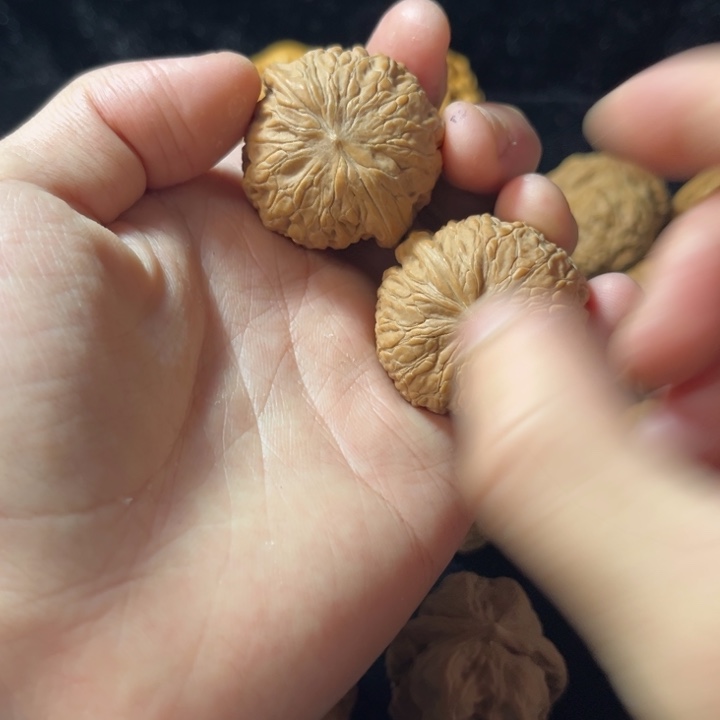 关***？文玩核桃铁锤边36