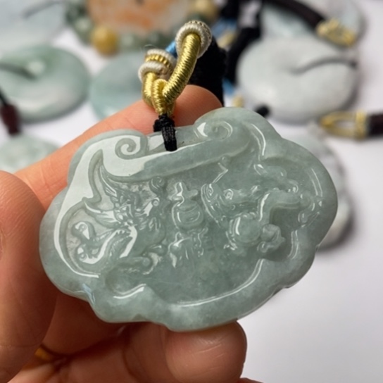 翡翠未镶嵌挂件翡翠