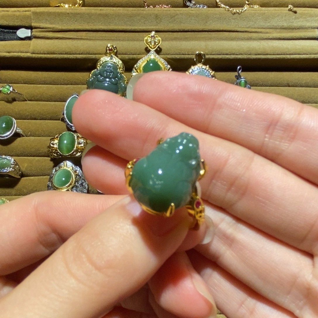 和田玉未镶嵌戒指