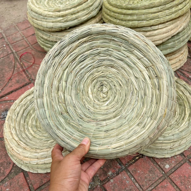 爱鸽23厘米油草防侧翻鸽窝