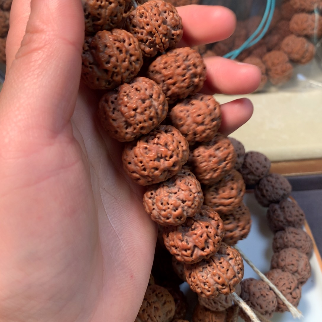 金刚菩提手串一***?六瓣安娜纽扣24